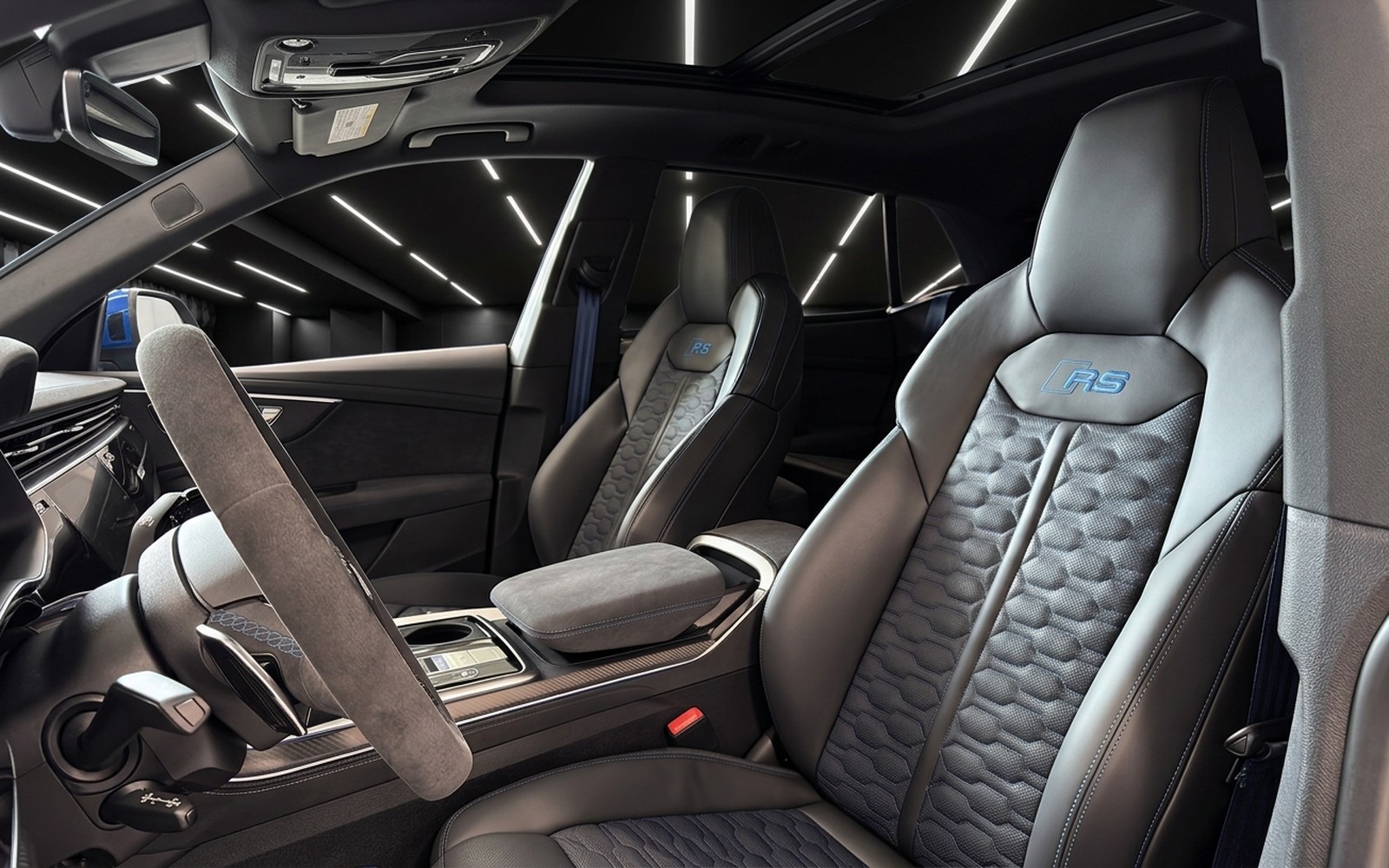2026 Audi RS Q8 quattro photo 6